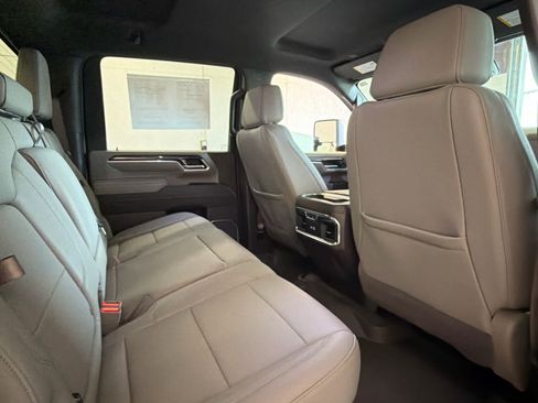 Used 2026 Chevrolet Silverado 2500 LTZ w/ LTZ Convenience Package AWD/4WD image 35