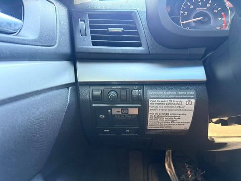Used 2012 Subaru Legacy 2.5i Premium w/ All-Weather Pkg AWD/4WD image 16
