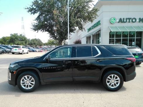 Used 2022 Chevrolet Traverse LS FWD image 10