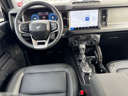 New 2025 Ford Bronco Badlands image 5