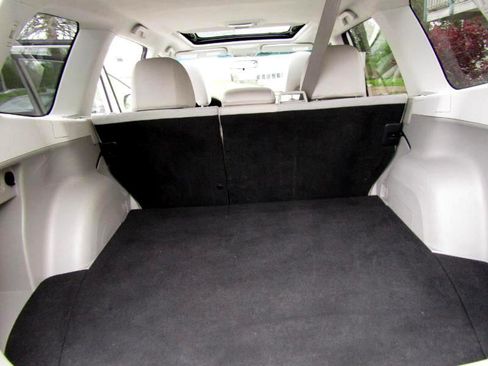 Used 2013 Subaru Forester 2.5X Premium w/ All-Weather Plus Pkg image 17