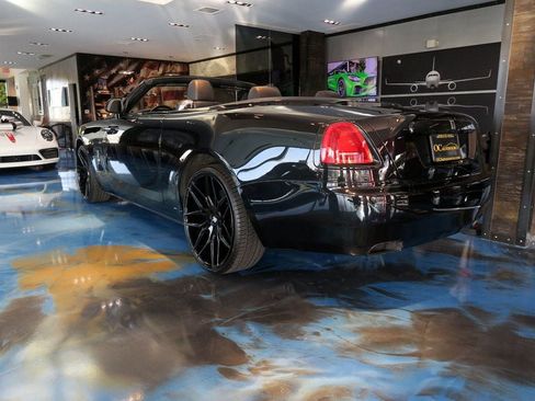 Used 2017 Rolls-Royce Dawn image 47