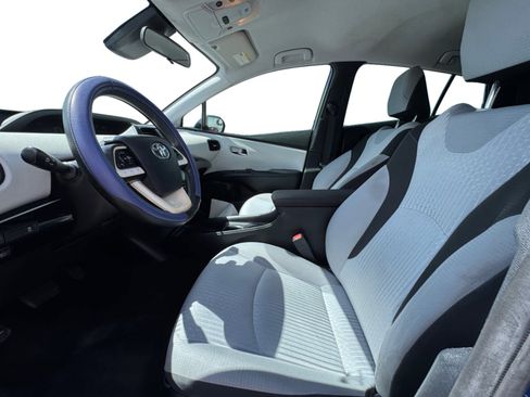 Used 2017 Toyota Prius Two w/ Carpet Mat Package FWD image 10