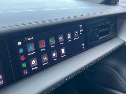 Used 2022 Porsche Taycan GTS image 24