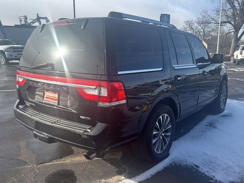Used 2016 Lincoln Navigator Select image 5