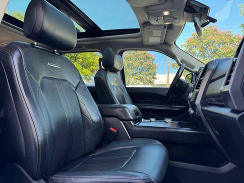 Used 2018 Ford Expedition Platinum AWD/4WD image 34