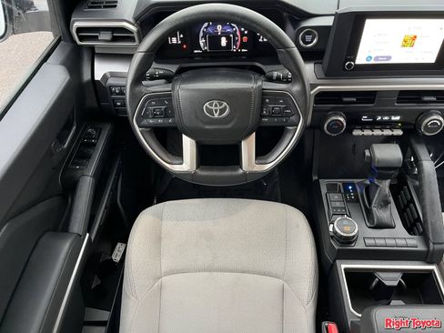 Certified 2025 Toyota 4Runner SR5 AWD/4WD image 17