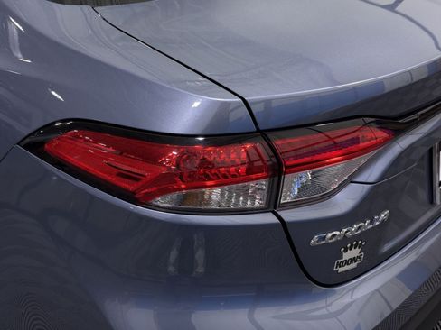 Used 2025 Toyota Corolla LE FWD image 17