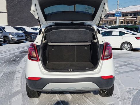 Used 2021 Buick Encore Preferred image 8