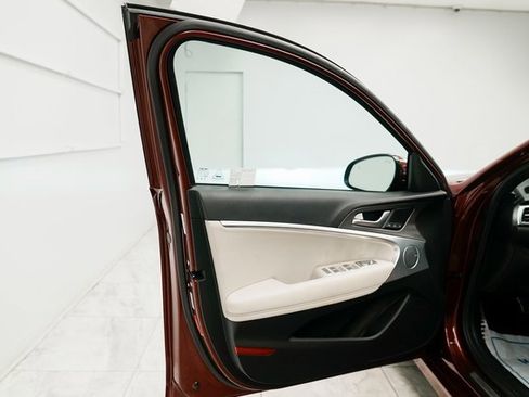 Used 2024 Genesis G70 2.5T w/ Sport Prestige Package image 15