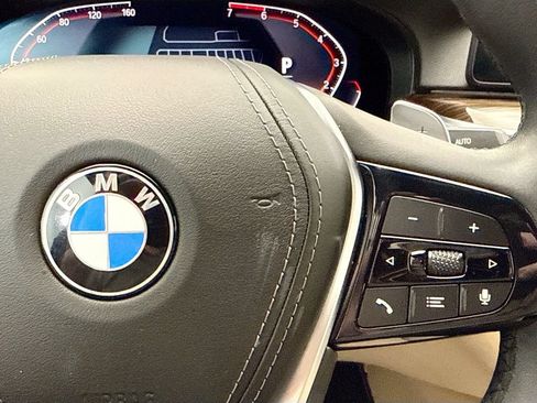 Used 2023 BMW 530i w/ Premium Package RWD image 12
