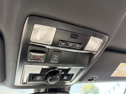 Used 2020 Toyota Tacoma TRD Off-Road w/ Technology Package AWD/4WD image 19