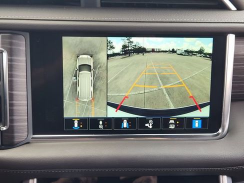 Used 2022 GMC Yukon Denali RWD image 18