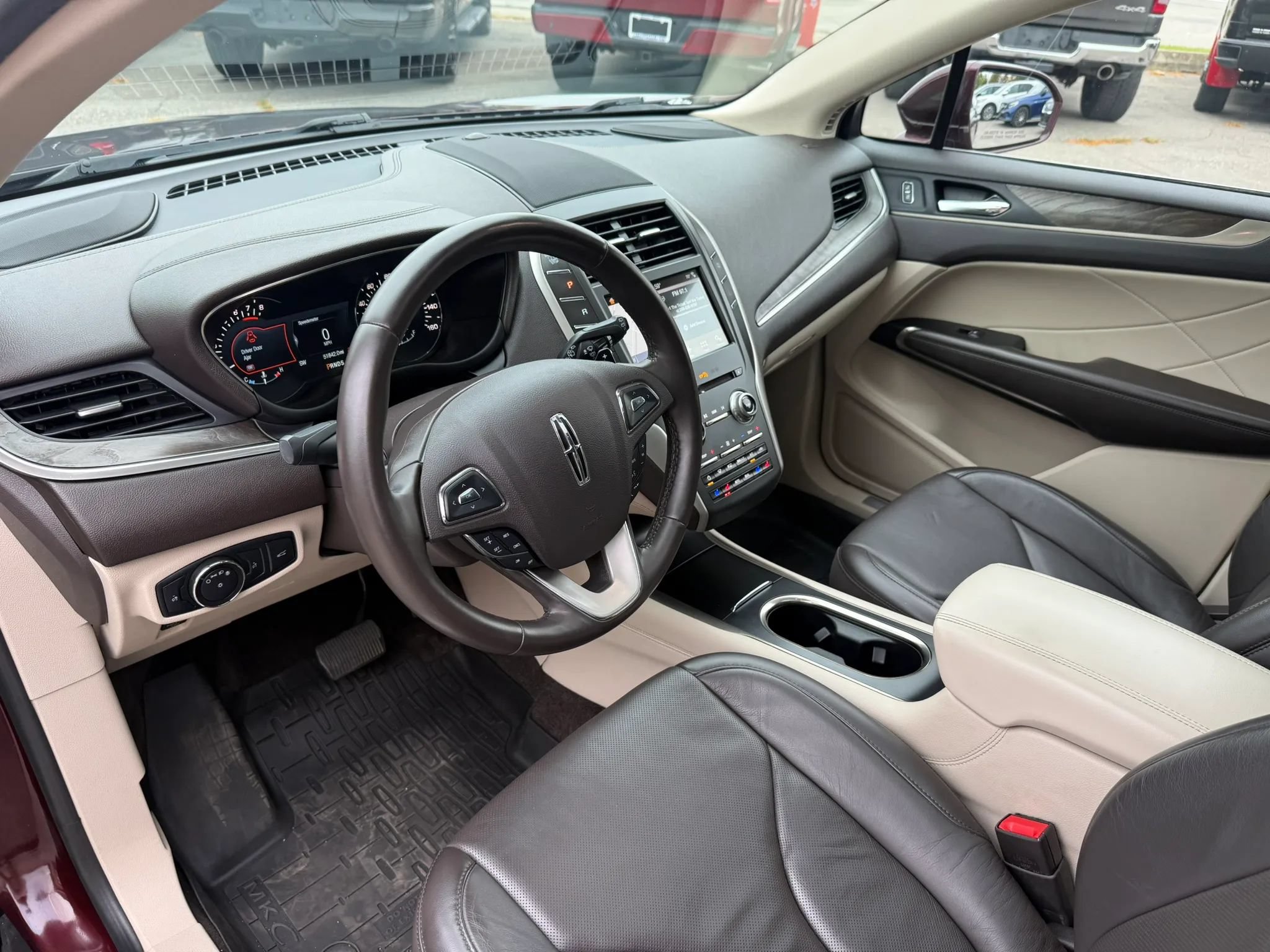 Used 2018 Lincoln MKC Reserve w/ Lincoln MKC Climate Package AWD/4WD image 17
