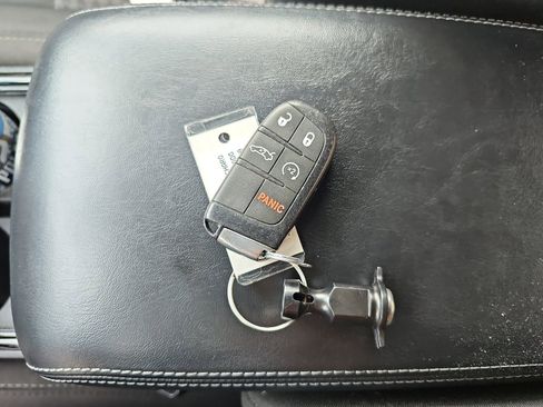 Used 2019 Dodge Charger GT image 17