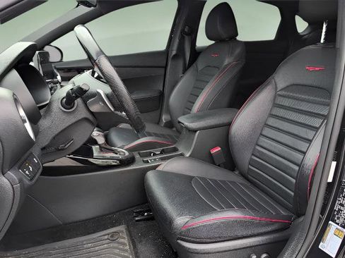 Used 2022 Kia Forte GT w/ GT2 Package image 9