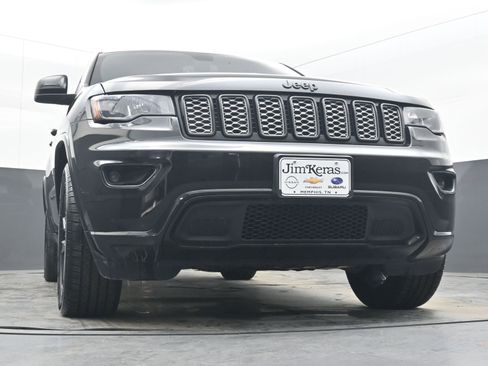 Used 2019 Jeep Grand Cherokee Altitude image 23