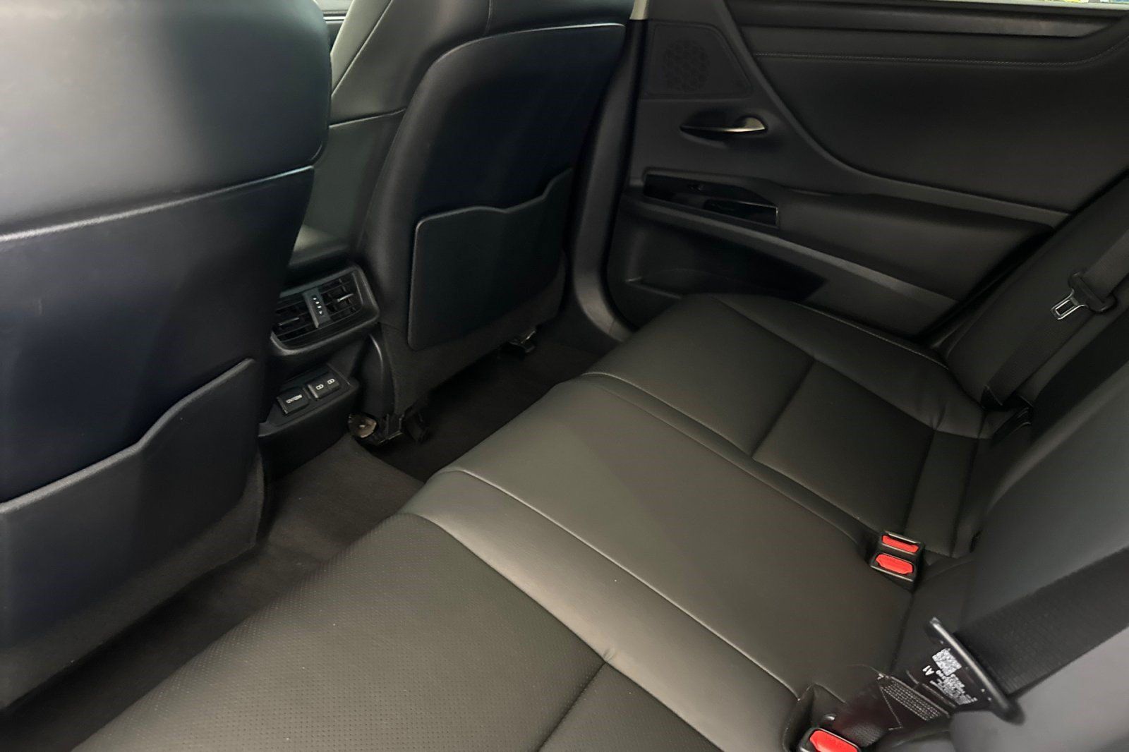 Certified 2023 Lexus ES 300h w/ Premium Package FWD image 15