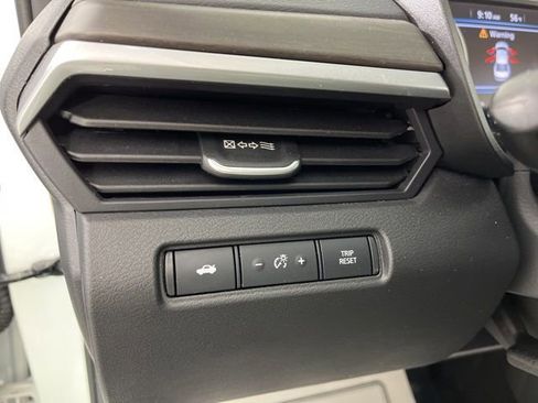 Used 2025 Nissan Altima 2.5 SV image 30