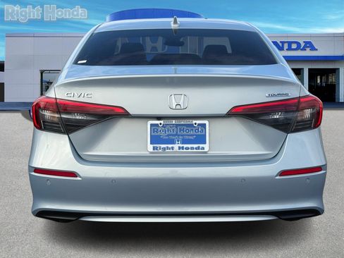 Used 2023 Honda Civic Touring image 7