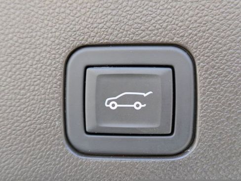 Used 2024 GMC Yukon Denali image 14