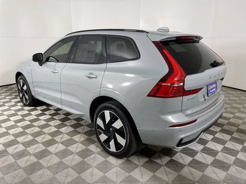 Certified 2025 Volvo XC60 T8 Plus w/ Protection Package Premier AWD/4WD image 8