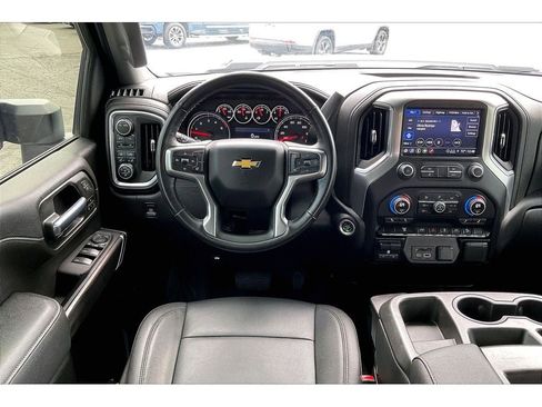 Used 2022 Chevrolet Silverado 2500 LTZ w/ Gooseneck/5TH Wheel Package AWD/4WD image 6