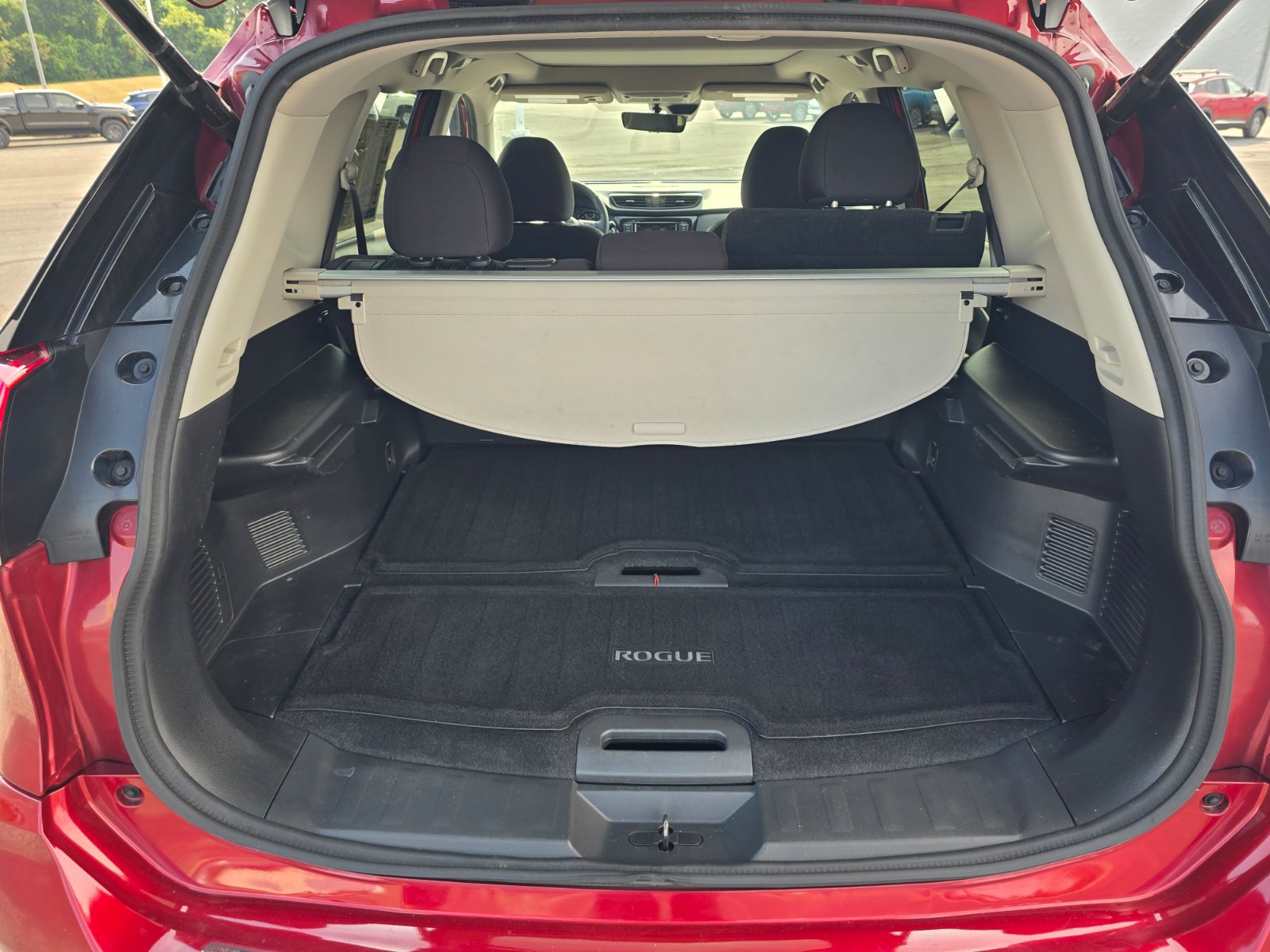 Used 2020 Nissan Rogue SV w/ Sun & Sound Touring Package FWD image 26