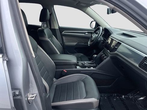 Used 2022 Volkswagen Atlas SEL Premium image 31