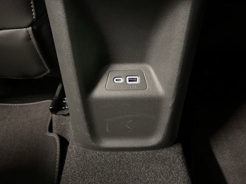 Used 2023 Buick Envision Essence image 30