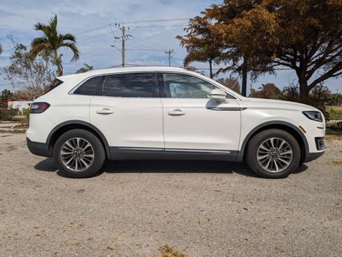 Used 2020 Lincoln Nautilus FWD w/ Equipment Group 101A image 3