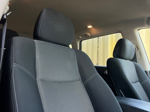 Used 2019 Nissan Pathfinder SV AWD/4WD image 18