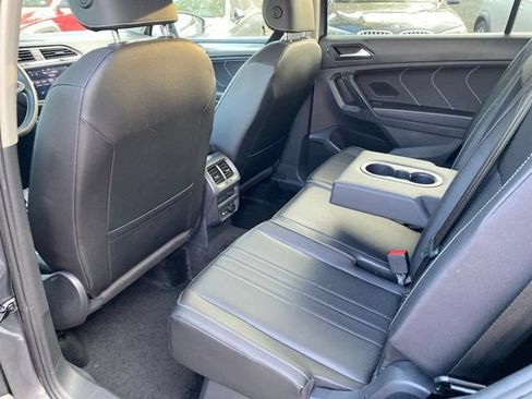 Used 2023 Volkswagen Tiguan SE w/ Panoramic Sunroof Package FWD image 21