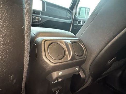 Used 2025 Jeep Wrangler Unlimited Rubicon 4xe w/ Convenience Group image 24