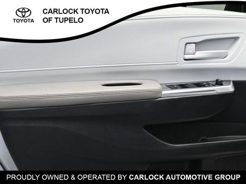 Used 2025 Toyota Sienna LE image 21