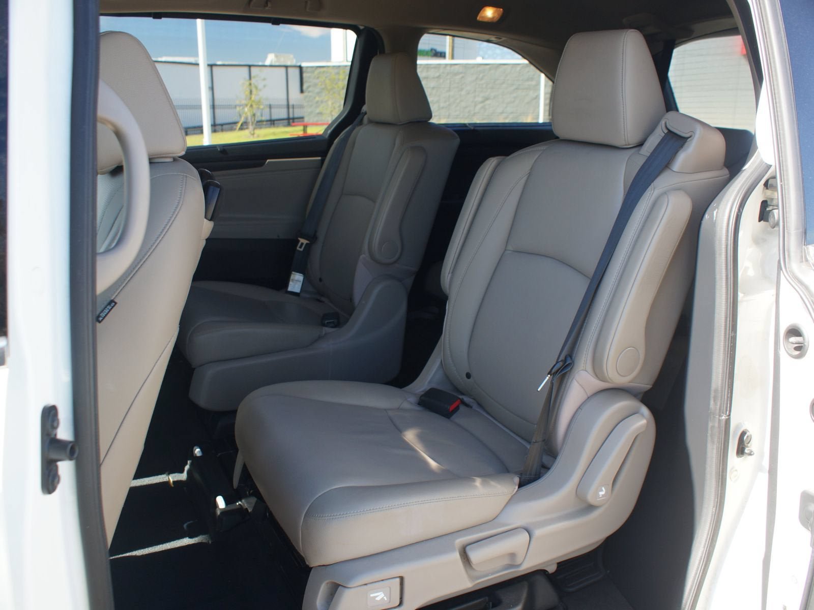 Used 2019 Honda Odyssey Elite image 17