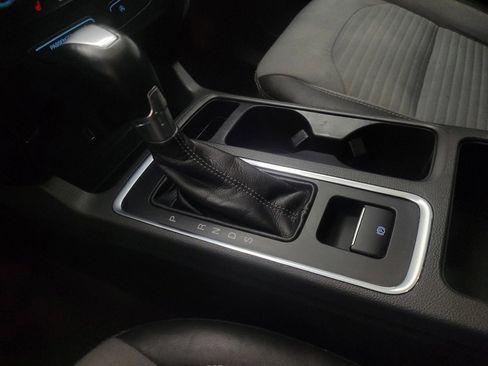 Used 2018 Ford Escape SE w/ SE Sport Appearance Package FWD image 26