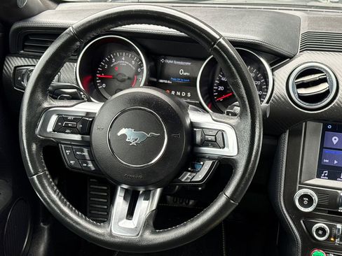 Used 2019 Ford Mustang Coupe RWD image 12