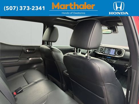 Used 2022 Toyota Tacoma Limited AWD/4WD image 16