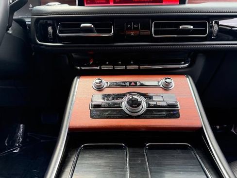 Certified 2023 Lincoln Aviator Reserve AWD/4WD image 19