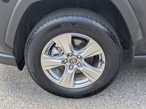 Certified 2025 Toyota RAV4 LE AWD/4WD image 16