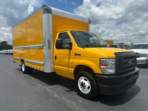 Used 2022 Ford E-350 and Econoline 350 Super Duty RWD image 7