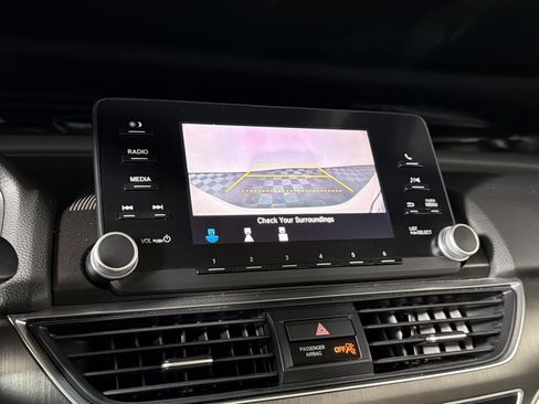 Used 2018 Honda Accord LX image 23