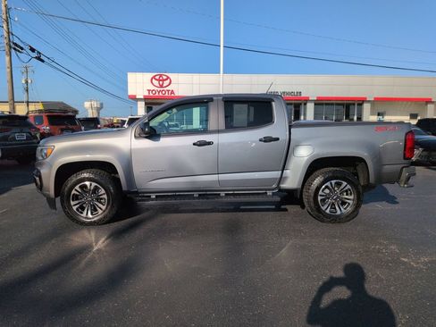 Used 2021 Chevrolet Colorado Z71 AWD/4WD image 2