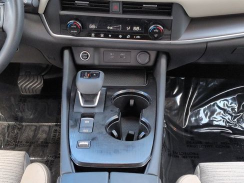 Certified 2023 Nissan Rogue SV FWD image 19