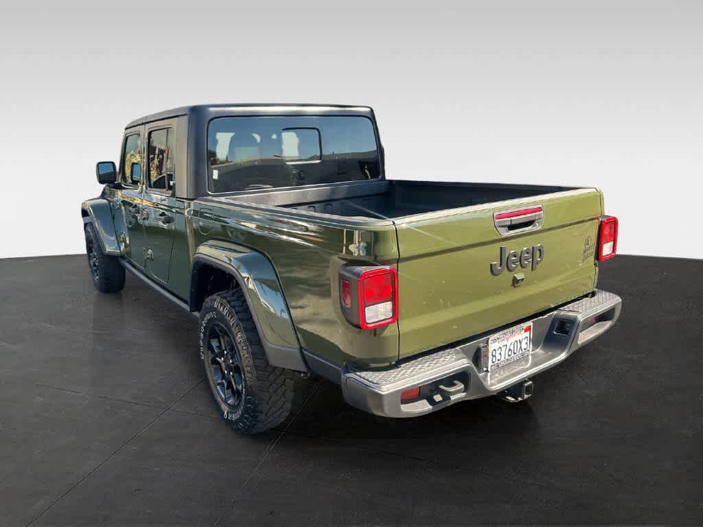 Used 2023 Jeep Gladiator Sport AWD/4WD image 4