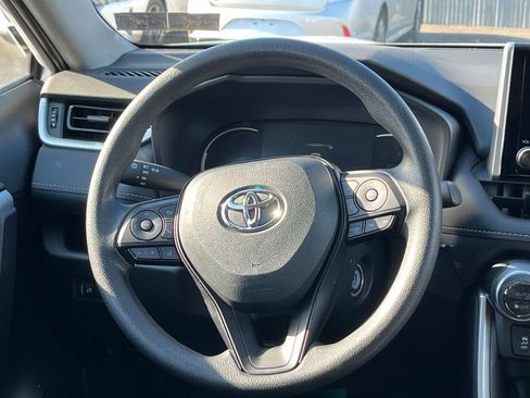 Used 2025 Toyota RAV4 LE image 27