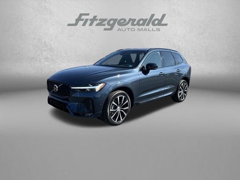 Used 2024 Volvo XC60 B5 Plus w/ Protection Package Premier image 3