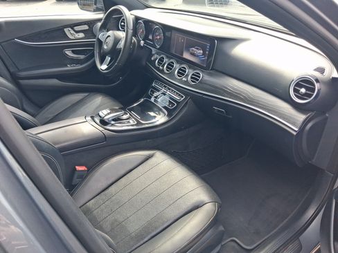 Used 2017 Mercedes-Benz E 300 image 32