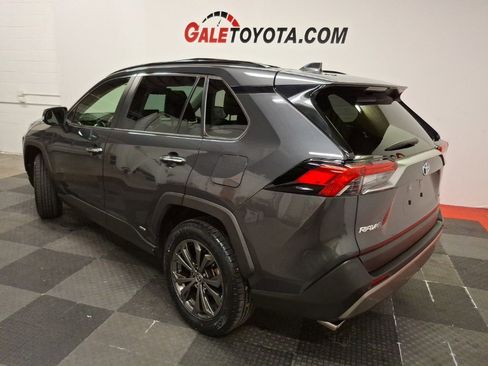 Used 2022 Toyota RAV4 Limited image 8